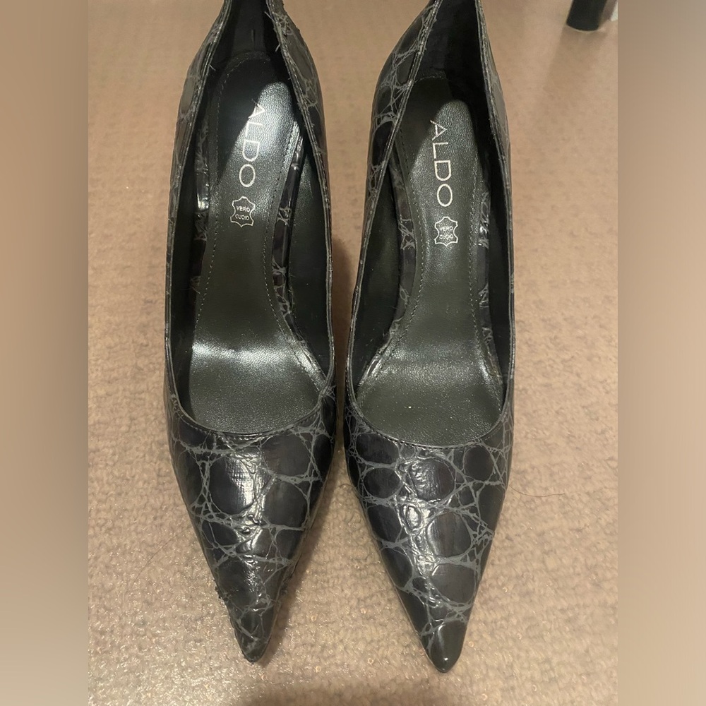 Aldo crocodile print dark gray heels 4” size 38/size 7.5